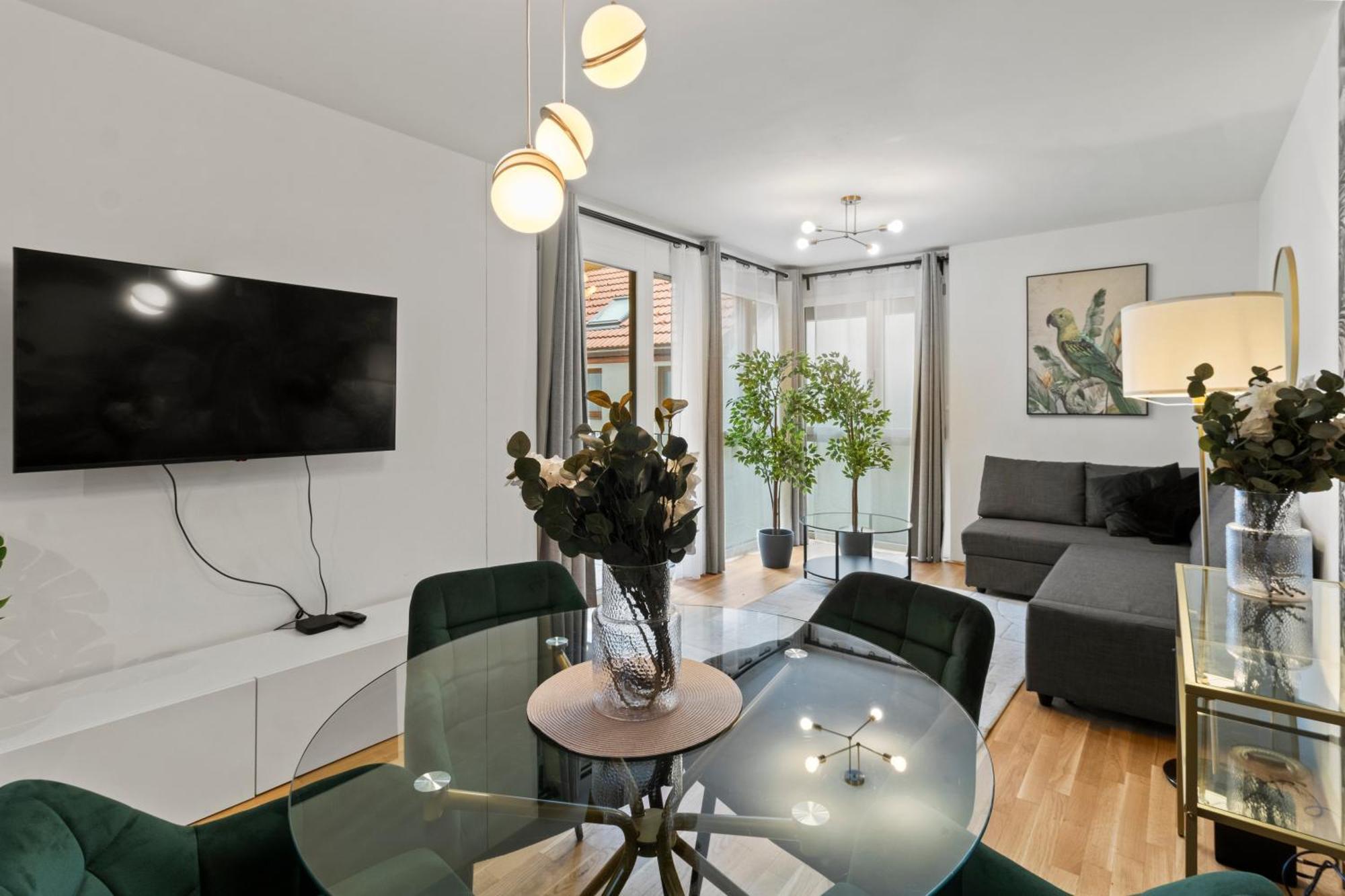Balcony Apartment I 50 M² I Near City Center Вена Экстерьер фото